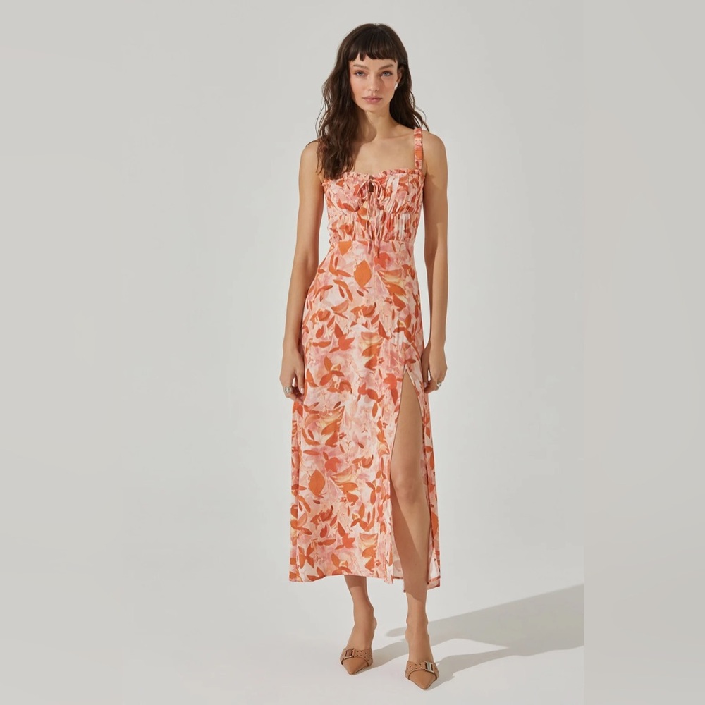 ASTR The Label - Coral Small Elsie Floral Midi Dress